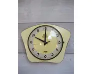 Pendule jaune vintage