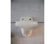 Patère en porcelaine