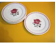 Assiettes à dessert roses