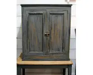 Armoire patinée bleue