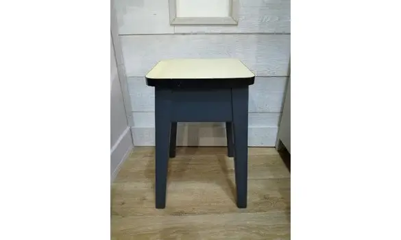 Tabouret bleu