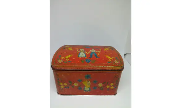 Boite ancienne rouge