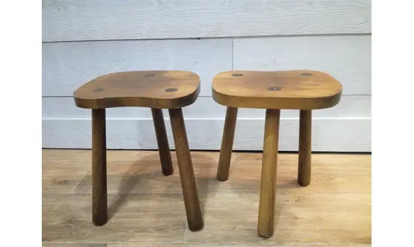 Tabouret tripode