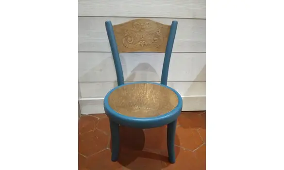 Chaise bleue