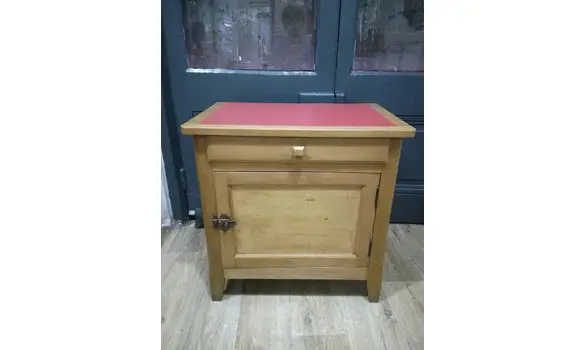 Petit meuble confiturier