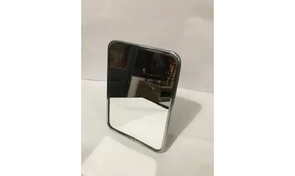 Petit miroir de barbier