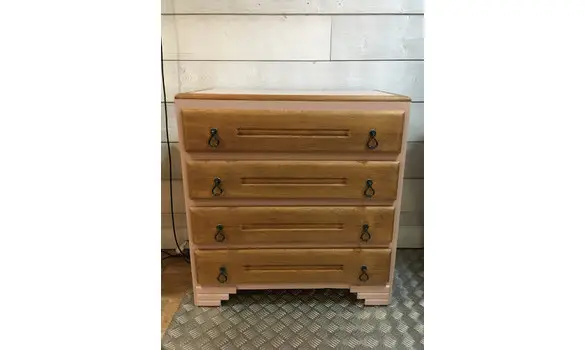 Commode rose ancien