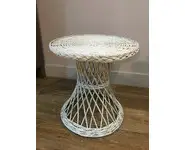 Table rotin blanc