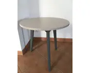 Table tripode grise