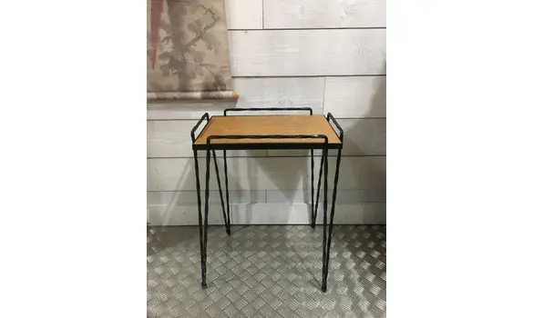 Table d'appoint fer noir