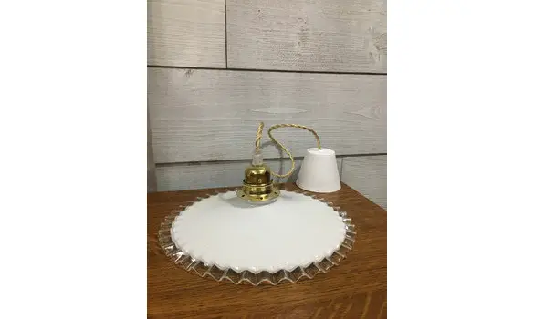 Suspension opaline blanche