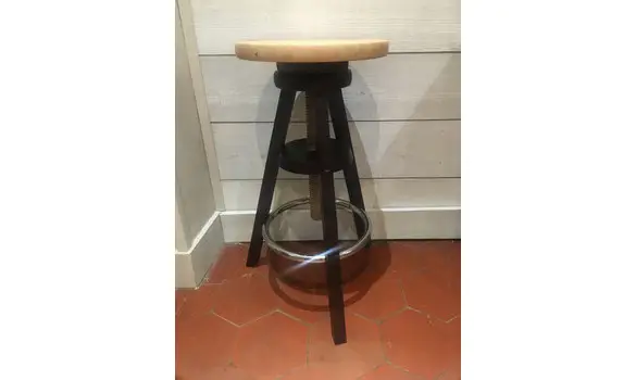 Tabouret haut à vis
