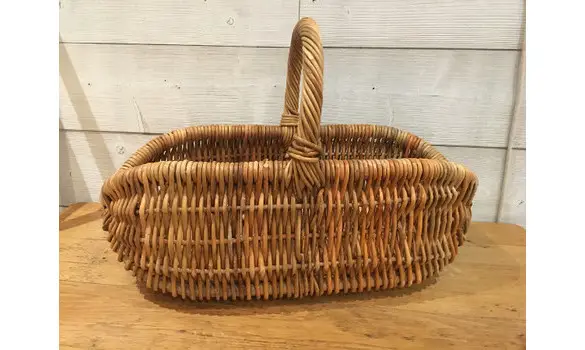 Panier artisanal en osier