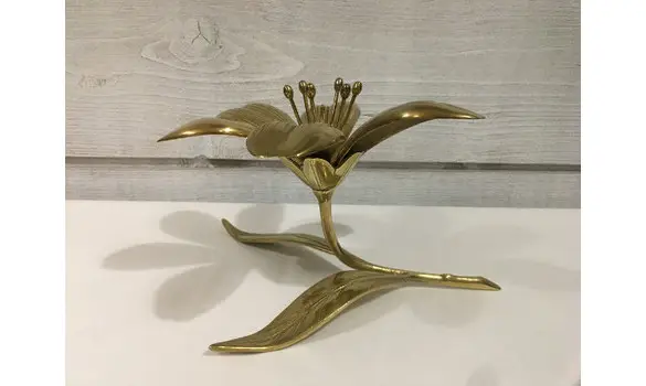 Fleur cendrier laiton