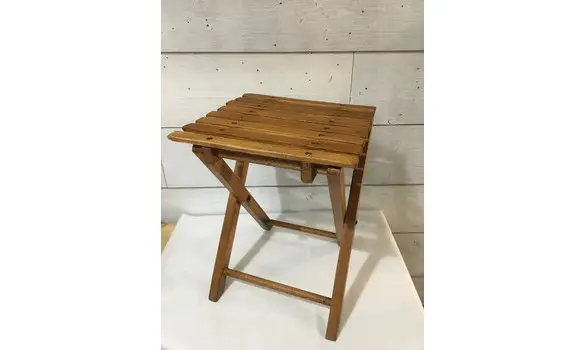 Petit tabouret pliant