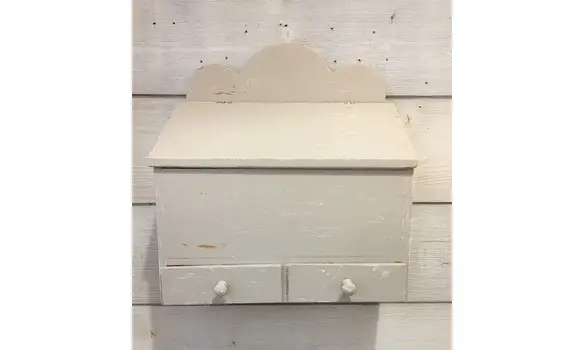 Petit meuble patiné