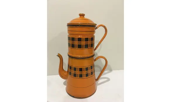 Cafetière orange à carreaux