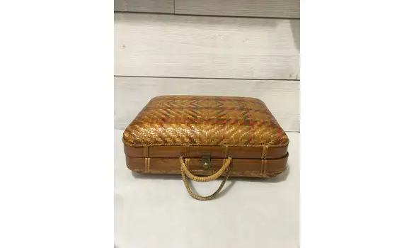 Valise vintage en rotin