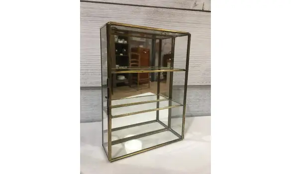 Vitrine en verre et miroir