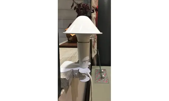 Lampe pince champignon blanche