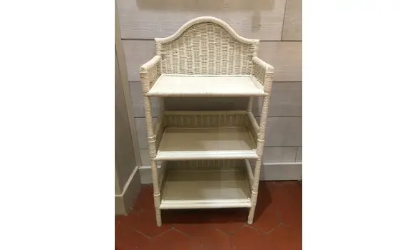 Etagère en rotin