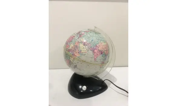 Globe terrestre lumineux