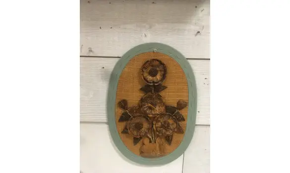 Décor floral en bois