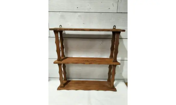 Etagère bois cirée