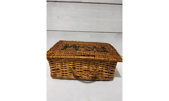 Petite malle en osier