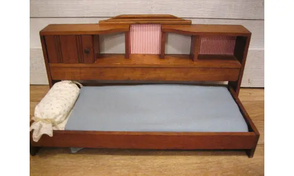 Lit de poupée + cosy