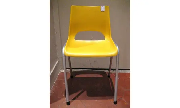 Chaise de maternelle