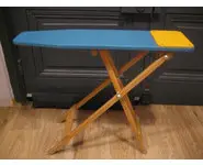 Planche à repasser bleue