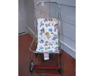 Poussette de poupée