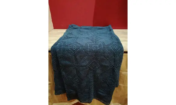 Dessus de lit bleu au crochet