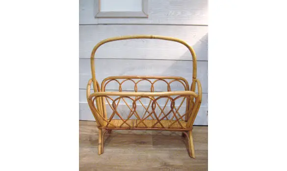 Porte-revues en rotin