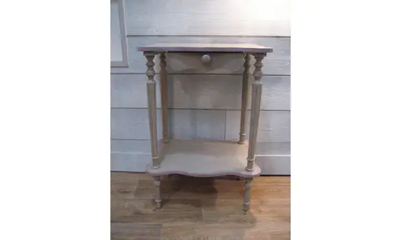 Guéridon rose patiné